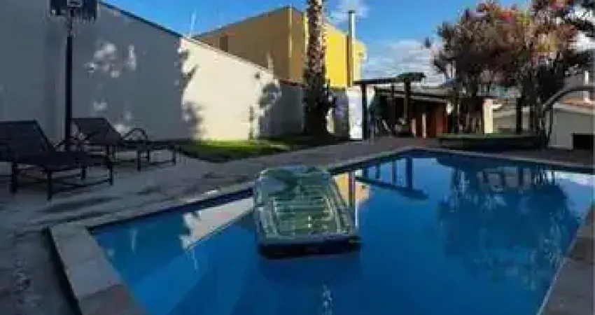Casa à venda no bairro Jardim Country Club - Poços de Caldas/MG