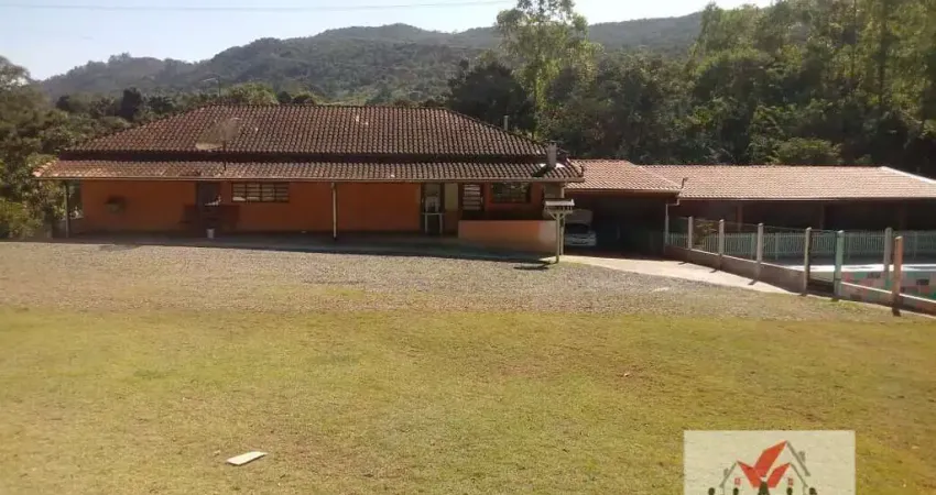 Chácara / sítio à venda no Centro, Caldas 