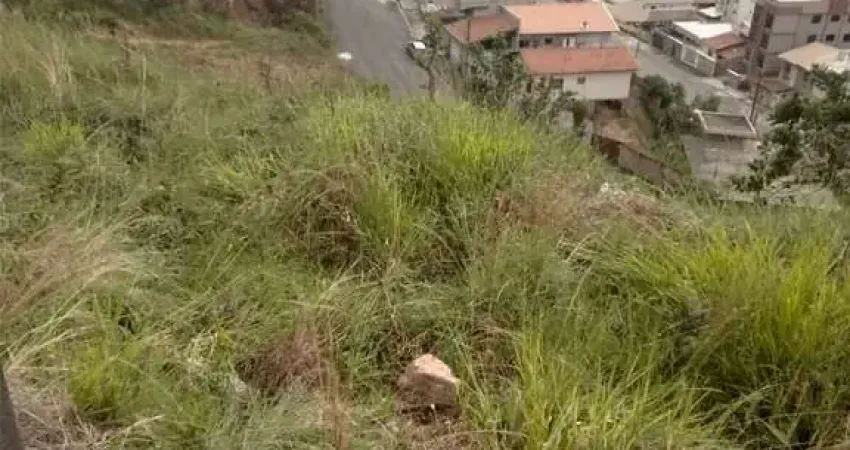 Terreno à venda no bairro Jardim Bandeirantes - Poços de Caldas/MG