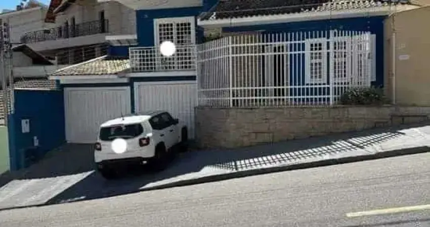 Casa à venda no bairro Parque Vivaldi Leite Ribeiro - Poços de Caldas/MG