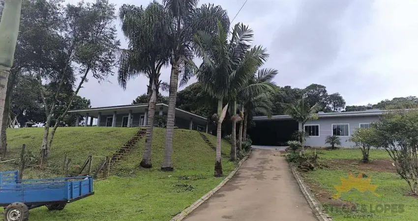 VENDE-SE LINDA CHÁCARA EM COLOMBO NA RUA ANTONIO GASPARIN