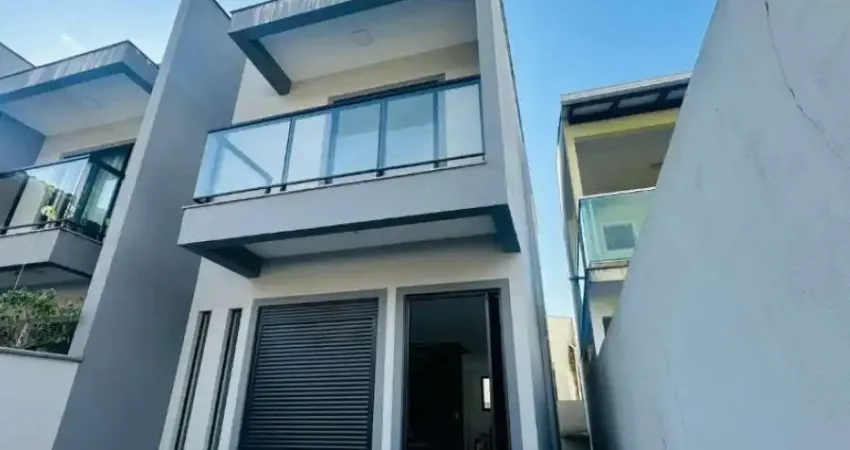 Sobrado geminado com 2 dormitórios