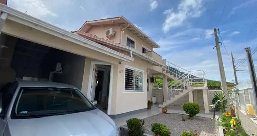 Casa com 5 quartos à venda na Rua das Pitangueiras, 45, Madri, Palhoça