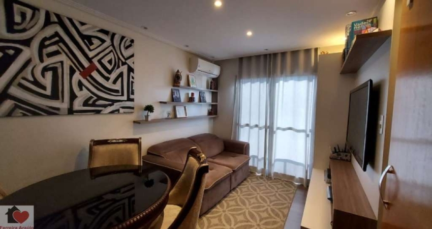 APARTAMENTO REPLETO DE ARMÁRIOS,  NO MELHOR DA VILA SANTA CATARINA !