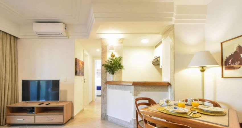 Flat no Jardim Europa com 42 m2 1 dormitório com varanda 1 vaga esquina c/ Brigadeiro Faria Lima