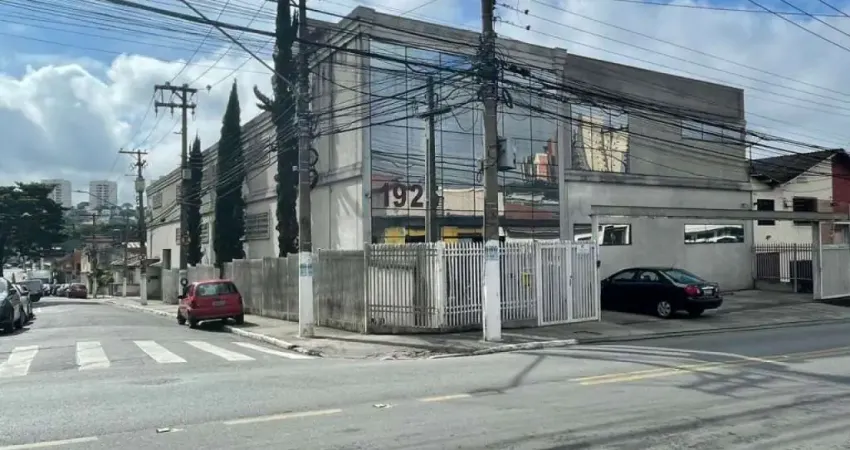 GALPÃO COM FINO ACABAMENTO NO MELHOR DA AV. CUPECÊ !