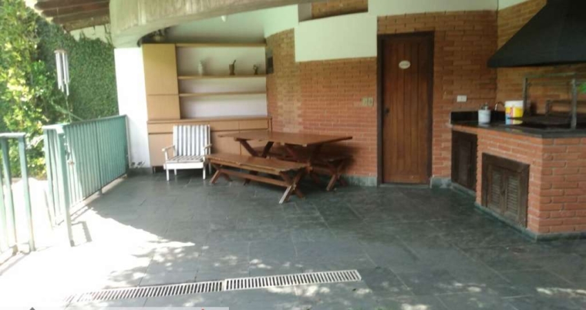 CASA TERREA NO BROOKLIN VELHO  COM PISCINA 04 VAGAS