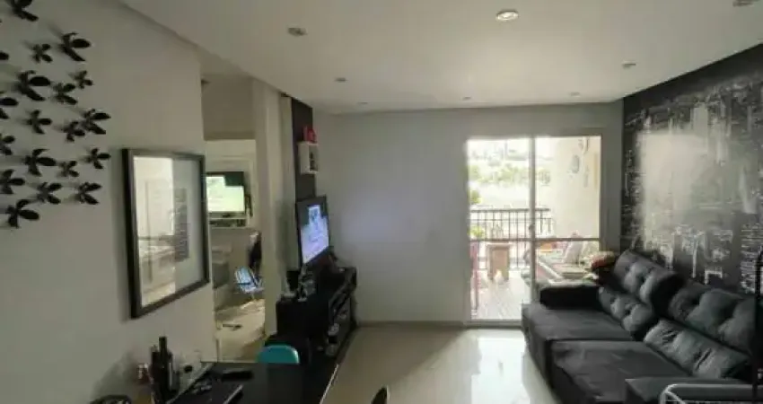 Apartamento com suíte e closet na região Campo Belo, oportunidade!