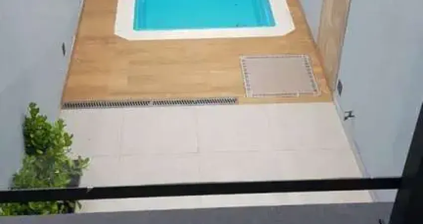 Sobrado Novo com Piscina: Conforto e Lazer Próximo à Av. Cupecê