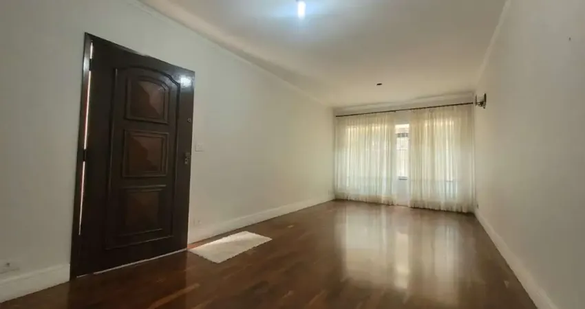 CONFORTAVEL SOBRADO A VENDA NA REGIÃO DA VILA MASCOTE.