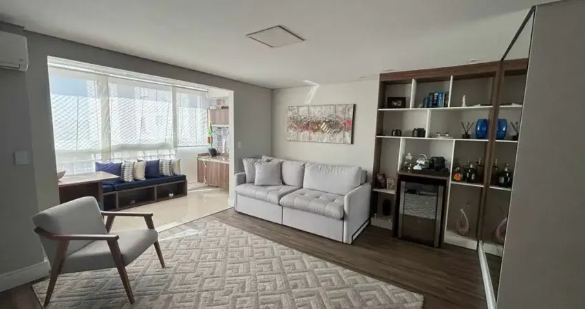 APARTAMENTO COM VARANDA GOURMET EM CONDOMÍNIO CLUBE.
