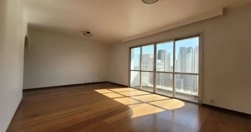 Apartamento Espaçoso e Confortável no Campo Belo .