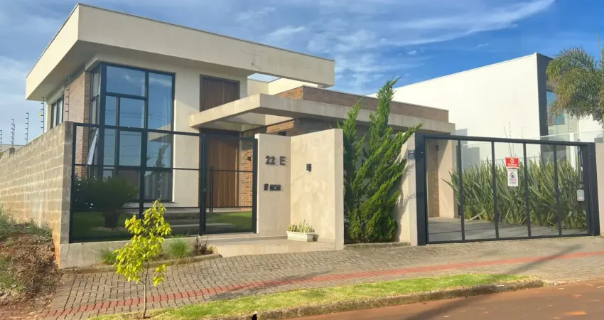 Casa plana, mobiliada, com excelente acabamento, possui salão de festas e spa.