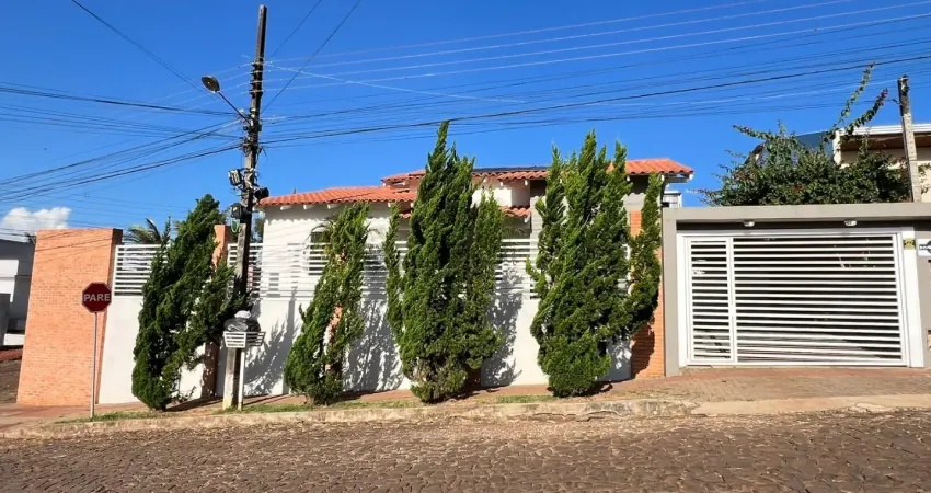 Casa para venda no paraíso, com quiosque e piscina, com acesso fácil ao centro.