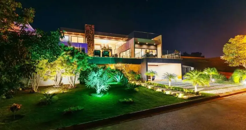 Obra Prima da arquitetura com 4 suítes no condomínio FAZENDA SERRA ZUL II