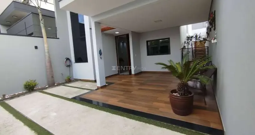 Casa a venda, 3 dormitórios, sendo 1 suíte, rico em planejados, excelente localização.