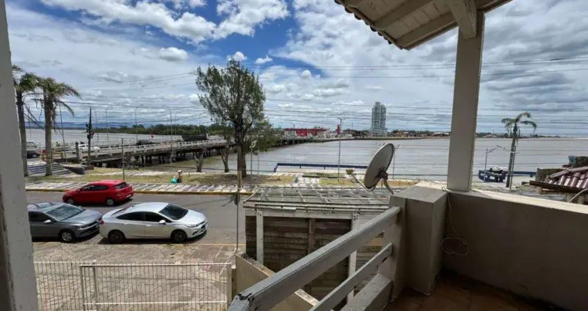 Casa 7 Dormitórios à venda no Bairro Centro com 160 m² de área privativa - 3 vagas de garagem