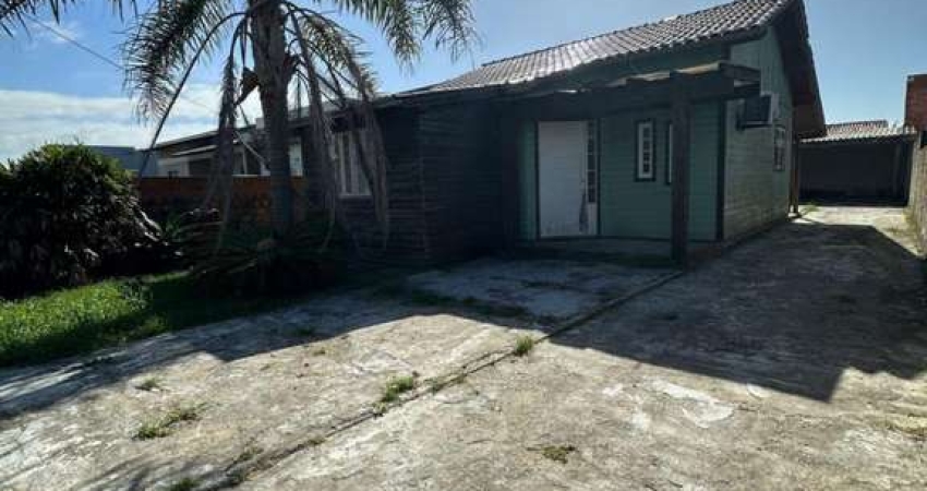 Casa 3 Dormitórios à venda no Bairro Indianópolis com 70 m² de área privativa - 2 vagas de garagem