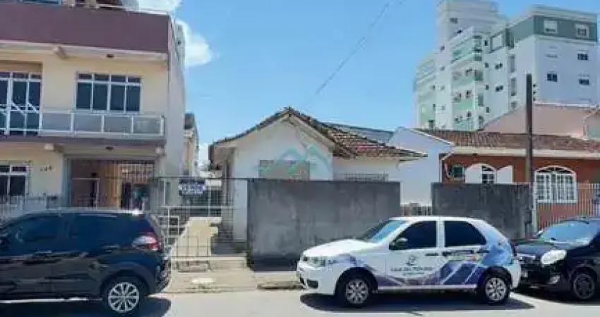 Terreno à venda no Barreiros, São José 