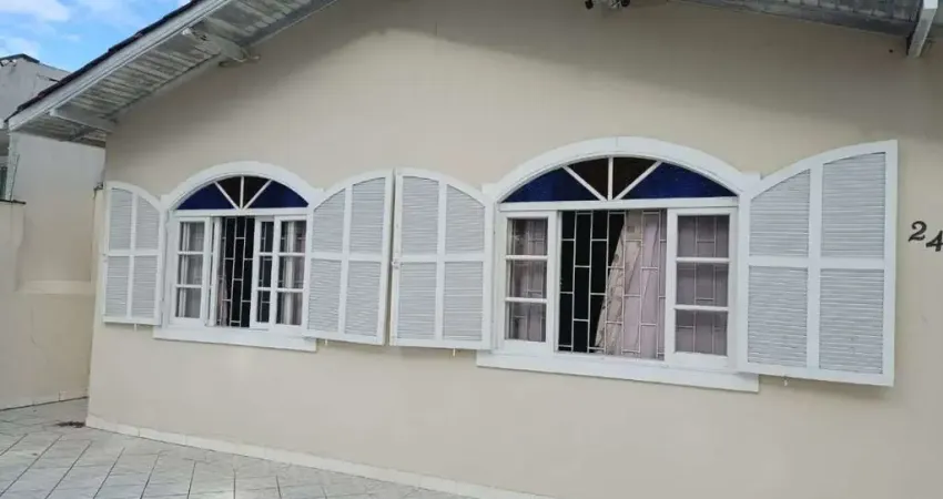Casa com 3 quartos à venda na Rua Paula Ramos, 246, Capoeiras, Florianópolis