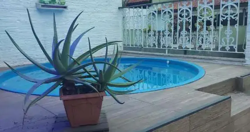 Casa em Condomínio para Venda em Rio de Janeiro, Jacarepaguá, 3 dormitórios, 1 suíte, 4 banheiros, 1 vaga