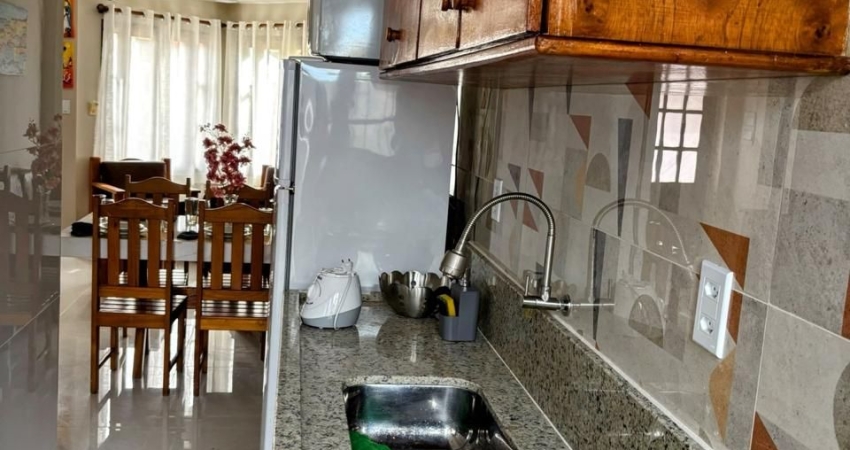 Apartamento à venda em Praia de Taperapuan, Porto Seguro: 105m², 3 suítes, ótima localização.