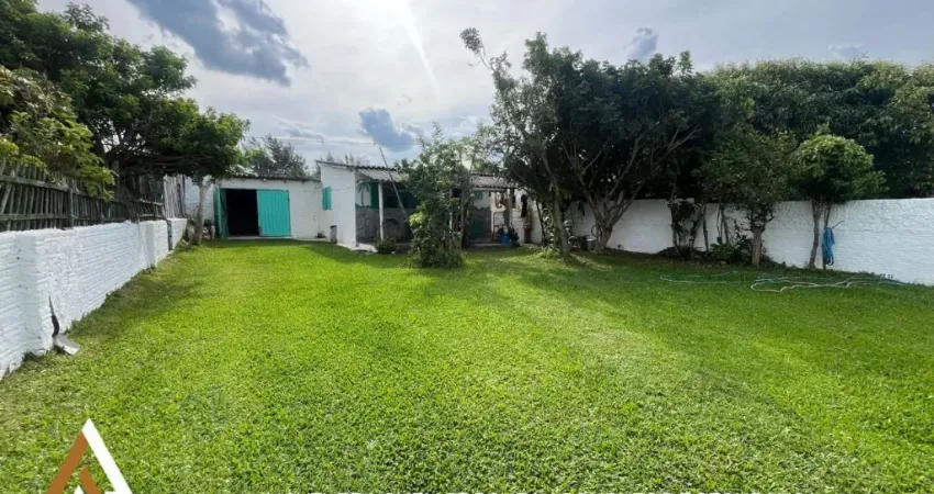 Se procura um lar confortável e bem localizado, essa casa é para você!