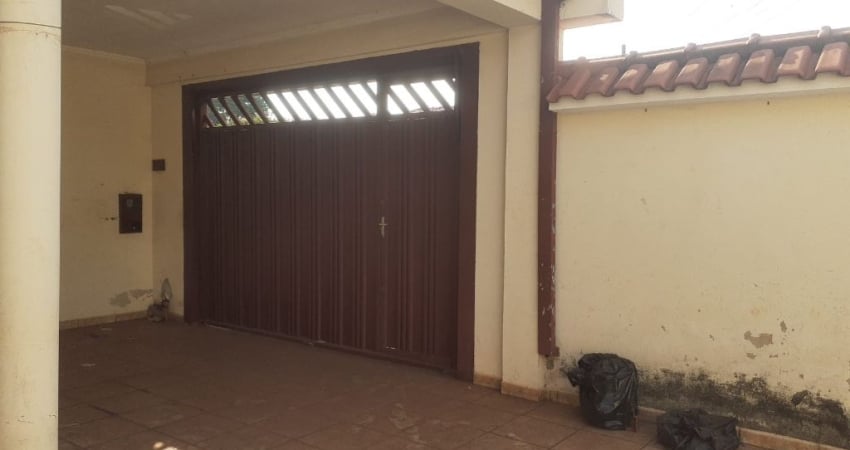CASA COM 3 DORMITÓRIOS