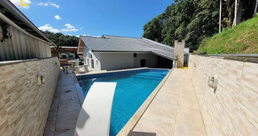 Casa com 3 dormitórios à venda, 160 m² por R$ 780.000,00 - Glória - Joinville/SC