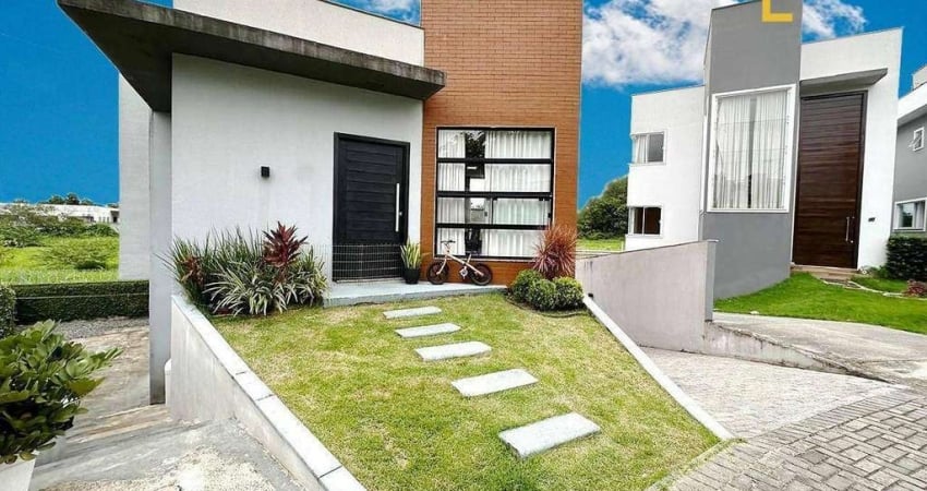 Casa em Condomínio Fechado em Joinville / SC.