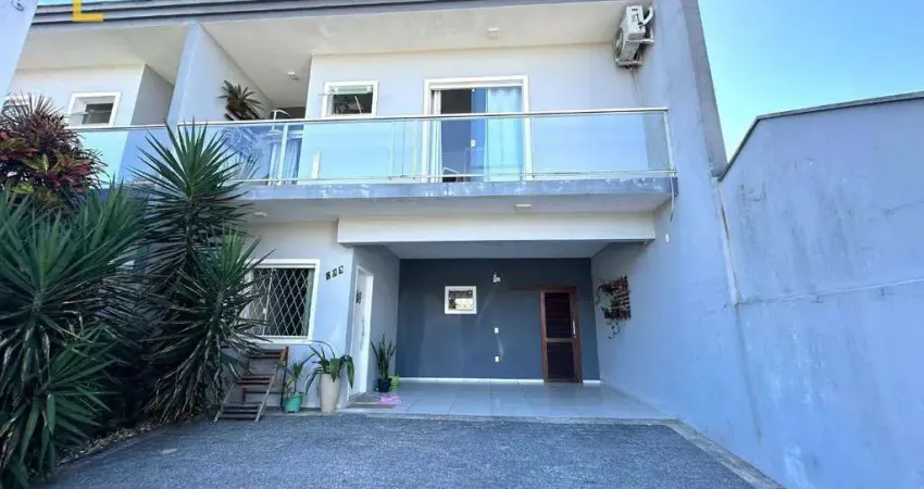 Casa à venda no Jardim Iririu em Joinville SCpor 598 mil