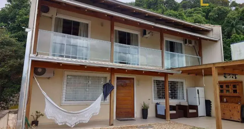 Casa à venda, 154 m² por R$ 800.000,00 - Santo Antônio - Joinville/SC