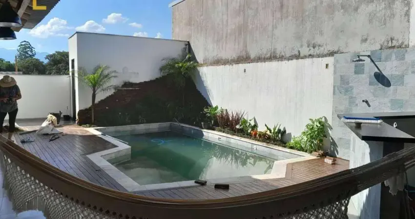 Casa com 3 dormitórios com piscina à venda, 297 m² por R$ 1.800.000 - Pirabeiraba - Joinville/SC
