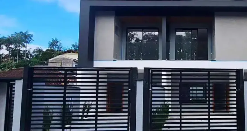 Casa com 3 dormitórios à venda, 134 m² por R$ 650.000,00 - Floresta - Joinville/SC