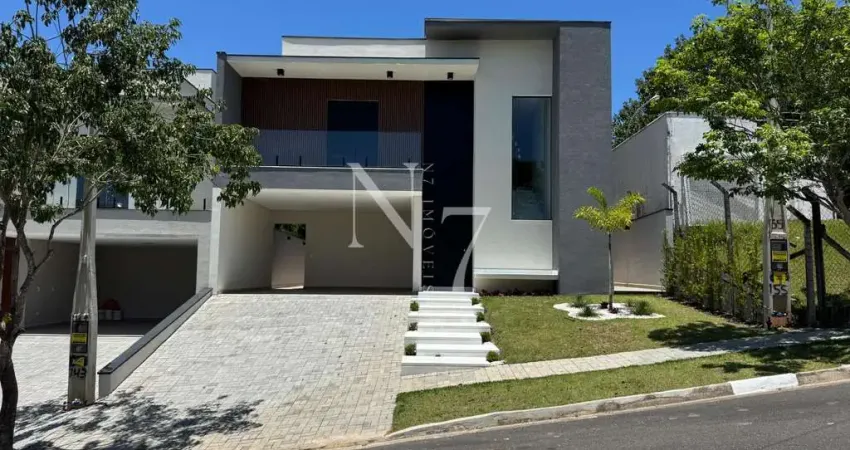 Sobrado novo com móveis planejados e eletrodomésticos em condomínio fechado!