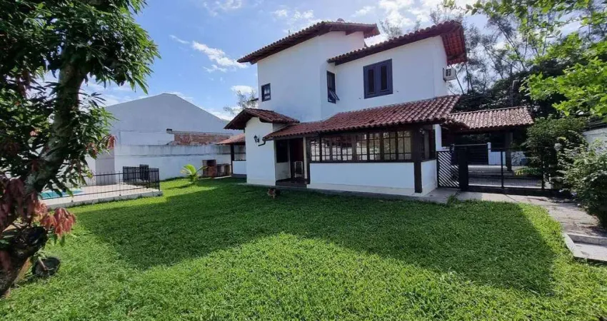 Asset Imóveis vende casa duplex em Camboinhas com 4 quartos (2suítes), 300m², por R$ 2.600.000