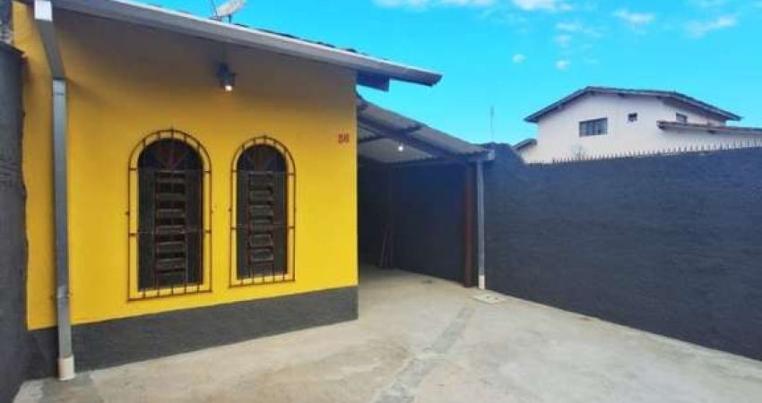 Casa para Locação em Caraguatatuba, Jardim Rio Santos, 2 dormitórios, 2 banheiros, 3 vagas