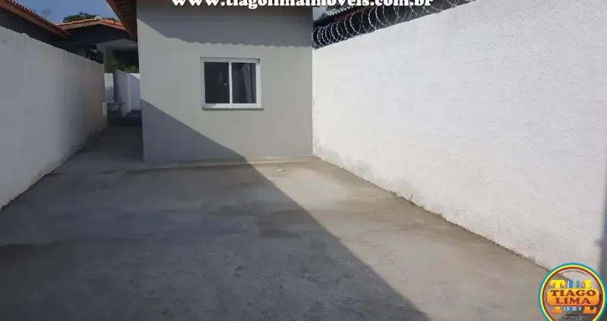 Casa para Venda em Caraguatatuba, Balneário dos Golfinhos, 2 dormitórios, 1 suíte, 2 banheiros, 4 vagas