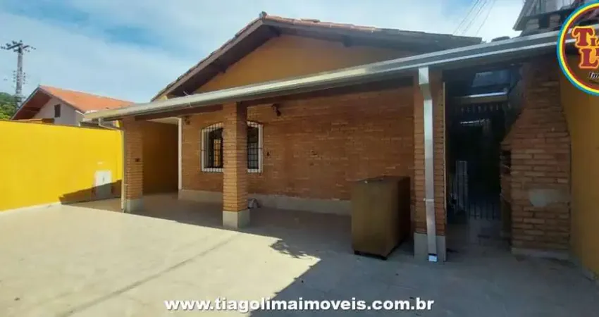 Casa para Venda em Caraguatatuba, Poiares, 2 dormitórios, 1 suíte, 2 banheiros, 3 vagas