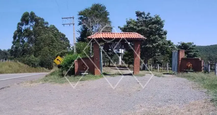 Sítio de 8,9 alq  em Guarei SP, alfato na porta, a 9 Km da Rod Castelo Branco