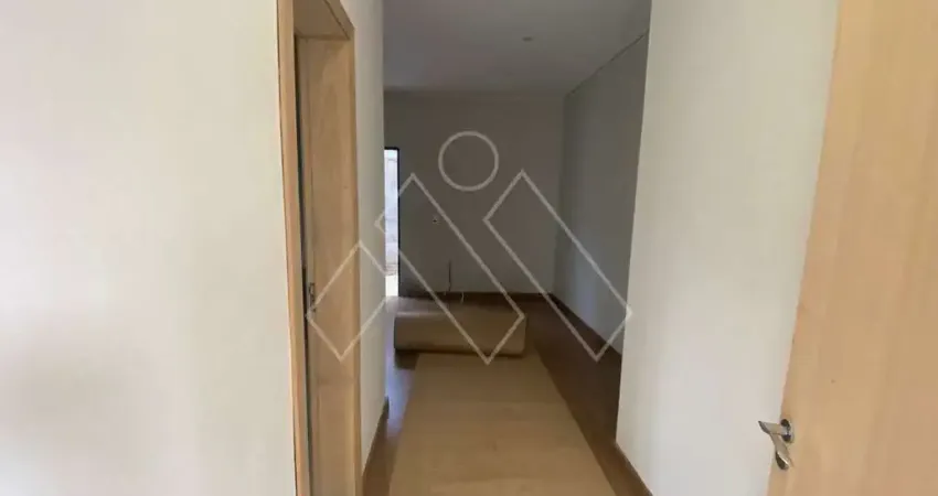 Casa térrea com 3 suites internas e uma suíte externa multifuncional