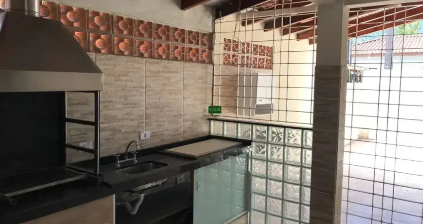 Casa para locação Centro, Caraguatatuba-Sp  A casa possui 4 quartos
