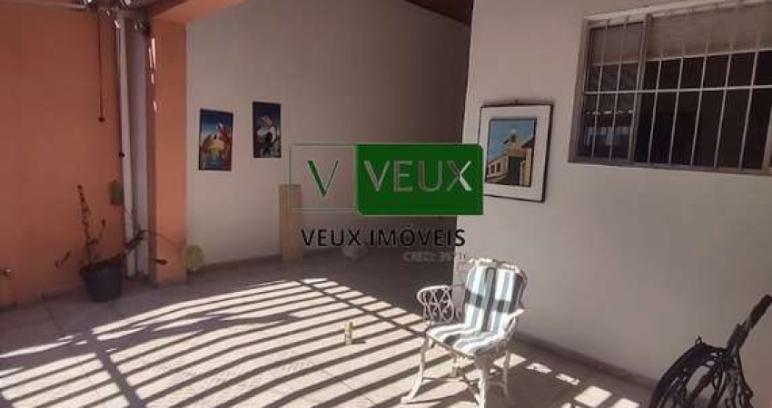 Casa com 3 quartos sendo 1 suíte no centro de Caraguatatuba