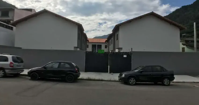 Casa em condomínio com 2 suítes a venda . Bairro cidade jardim , Caraguatatuba Sp