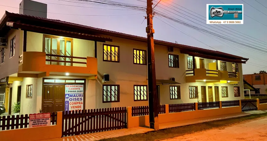 Com wi-fi e ar condicionado no dois dormitórios a 150 m da praia
