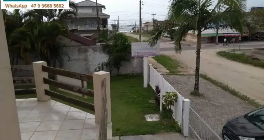 Alugo sobrado com ar condicionado nos dormitórios a 150 m da prais