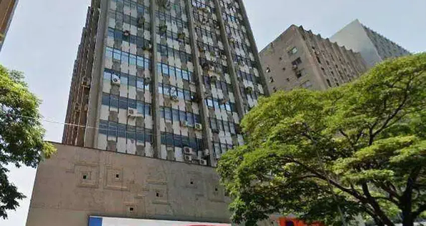 ALUGA-SE/VENDE-SE MEIA LAJE COMERCIAL 448M² + 150m² DE VARANDA - FARIA LIMA