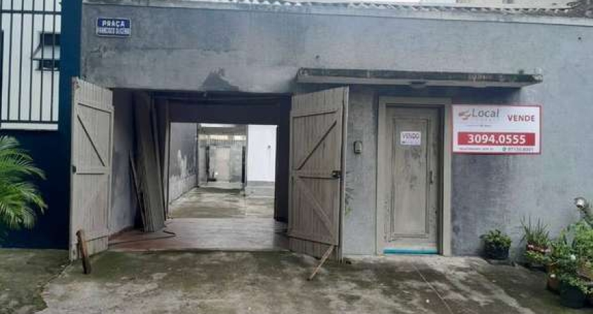 Casa em Santo Amaro com 160 m² Loc: R$4.500,00 Venda: R$1.200.000,00