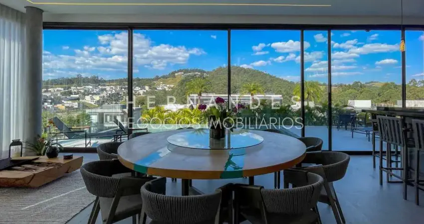 Casa mobiliada e decorada de Alto Padrão em Condomínio em Tamboré - 5 Quartos, 5 Suites, 3 Salas - 520m² - Porteira Fechada
