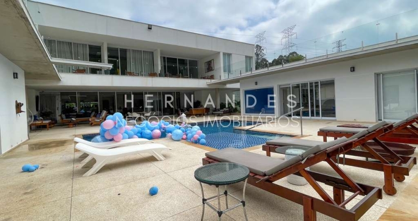 Magnífica residência no Tamboré 01 com 1.900m² de terreno em Alphaville